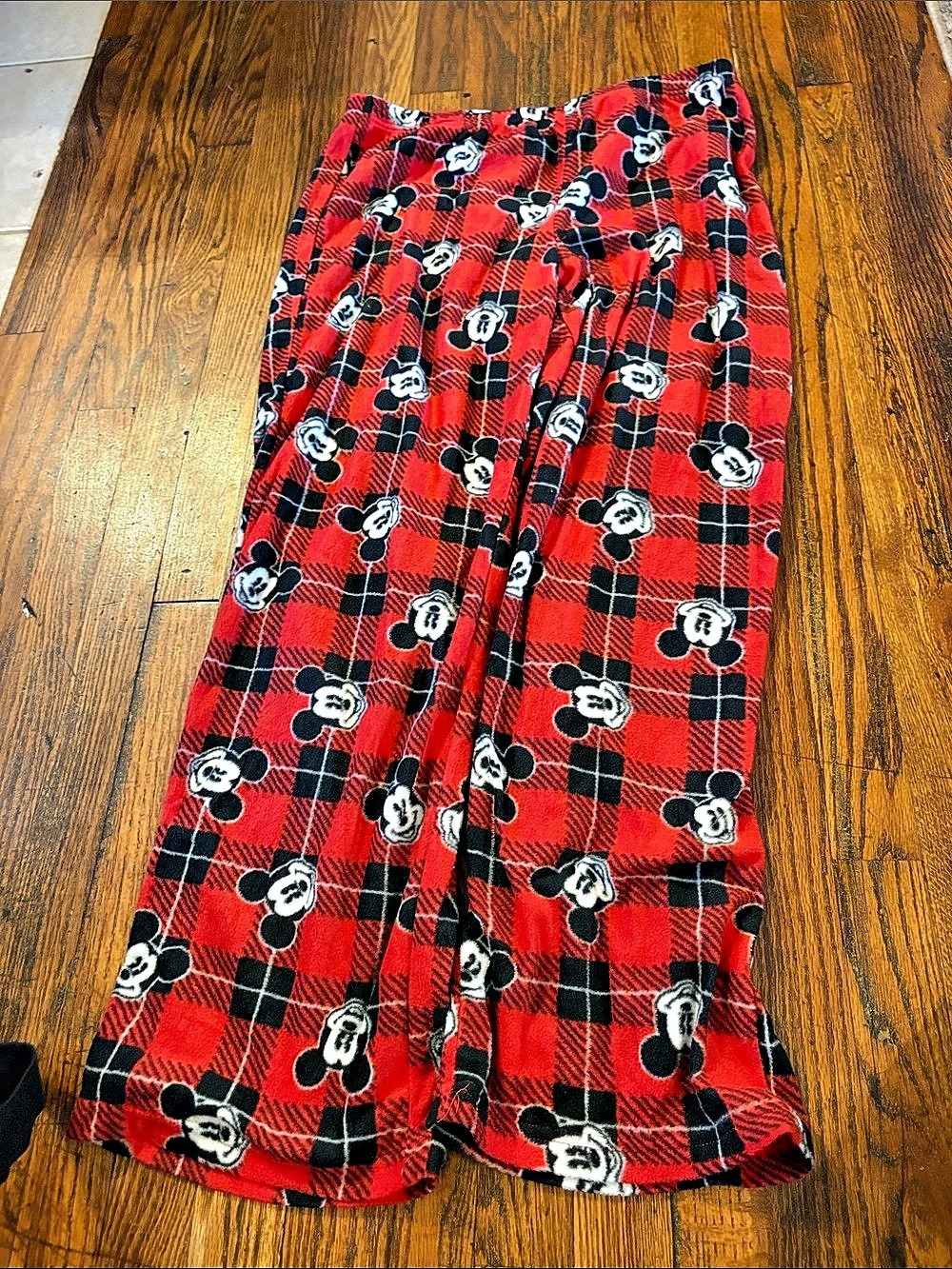 🎉NWT! Disney Plaid Mickey Mouse Pajama Set Size Large!